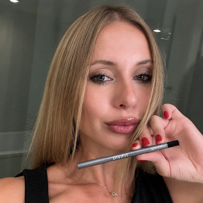 Final 3 hours 50% off: 🌸 Longwear Eyeliner - Lightweight and Waterproof